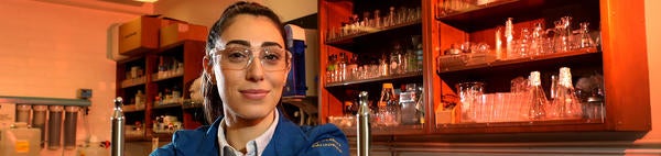 Graduate Student in lab (c) UCR / Stan Lim 2019