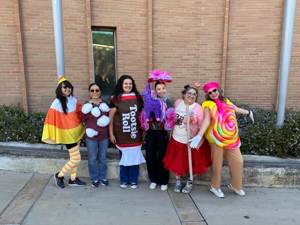 staff.assembly.costumes.20261028.4